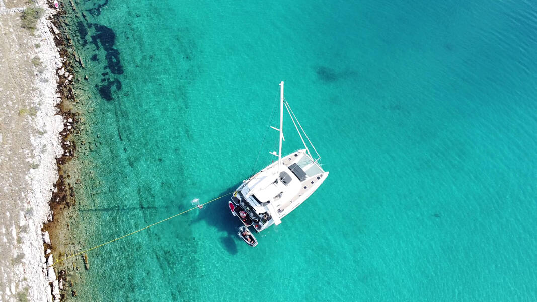 Lagoon 55 | Tri Wing