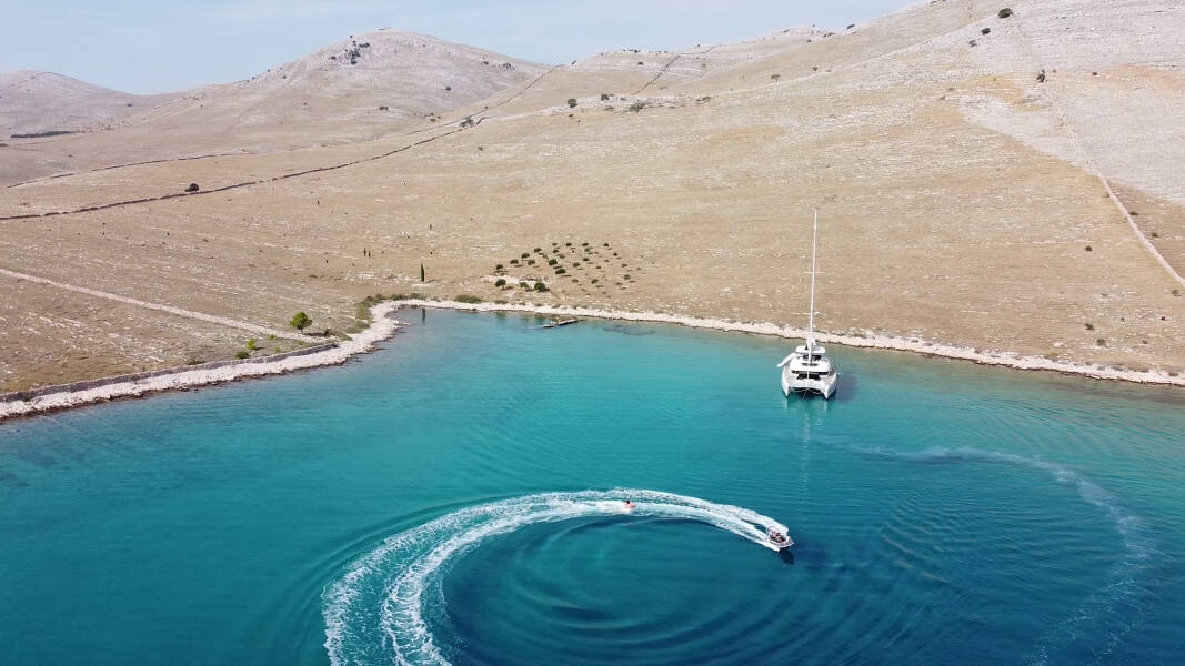 Lagoon 55 | Tri Wing