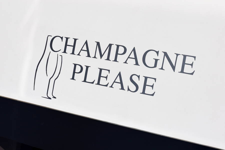 Lagoon 55  | Champagne Please