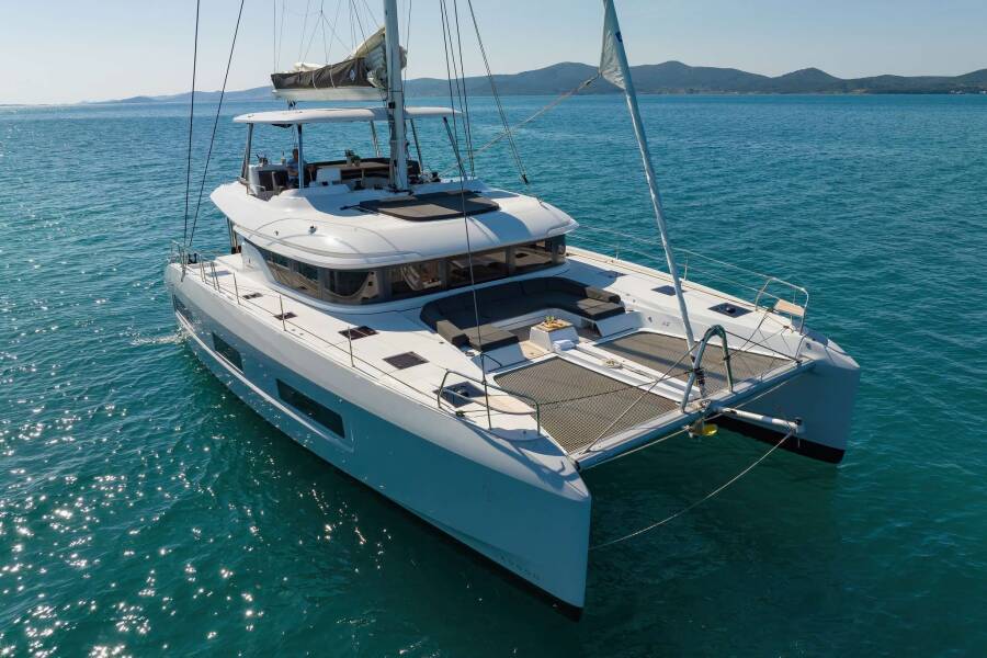 Lagoon 55 | Champagne Please