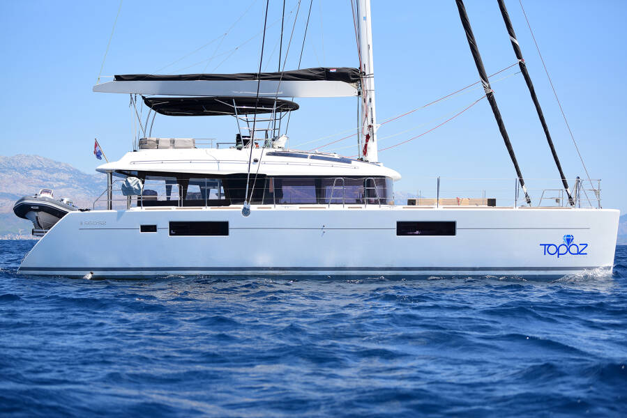 Lagoon 560  | Topaz