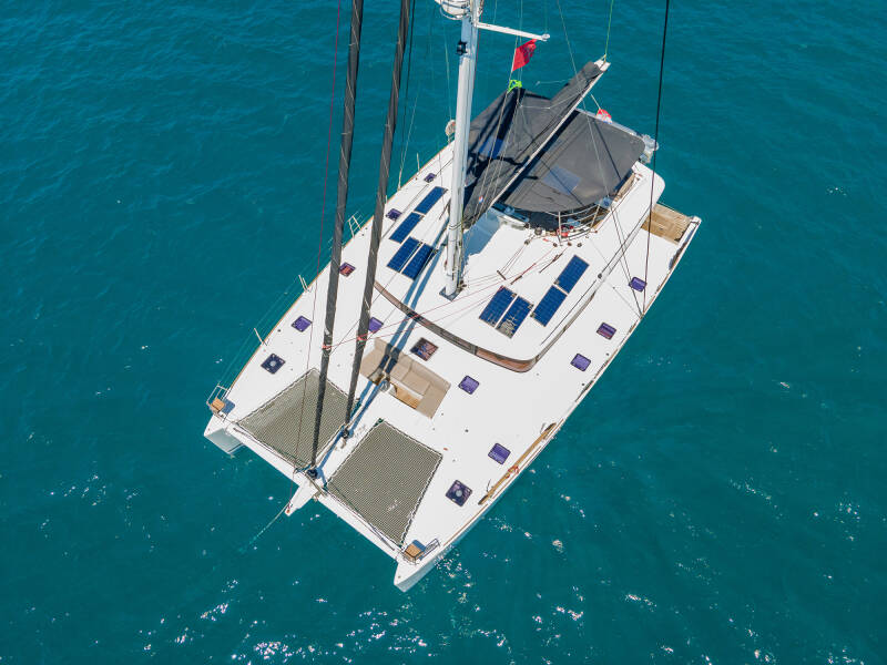 Lagoon 560  | Topaz