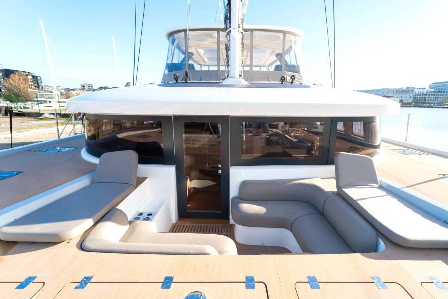 Lagoon Sixty 5 | TriWing Endor