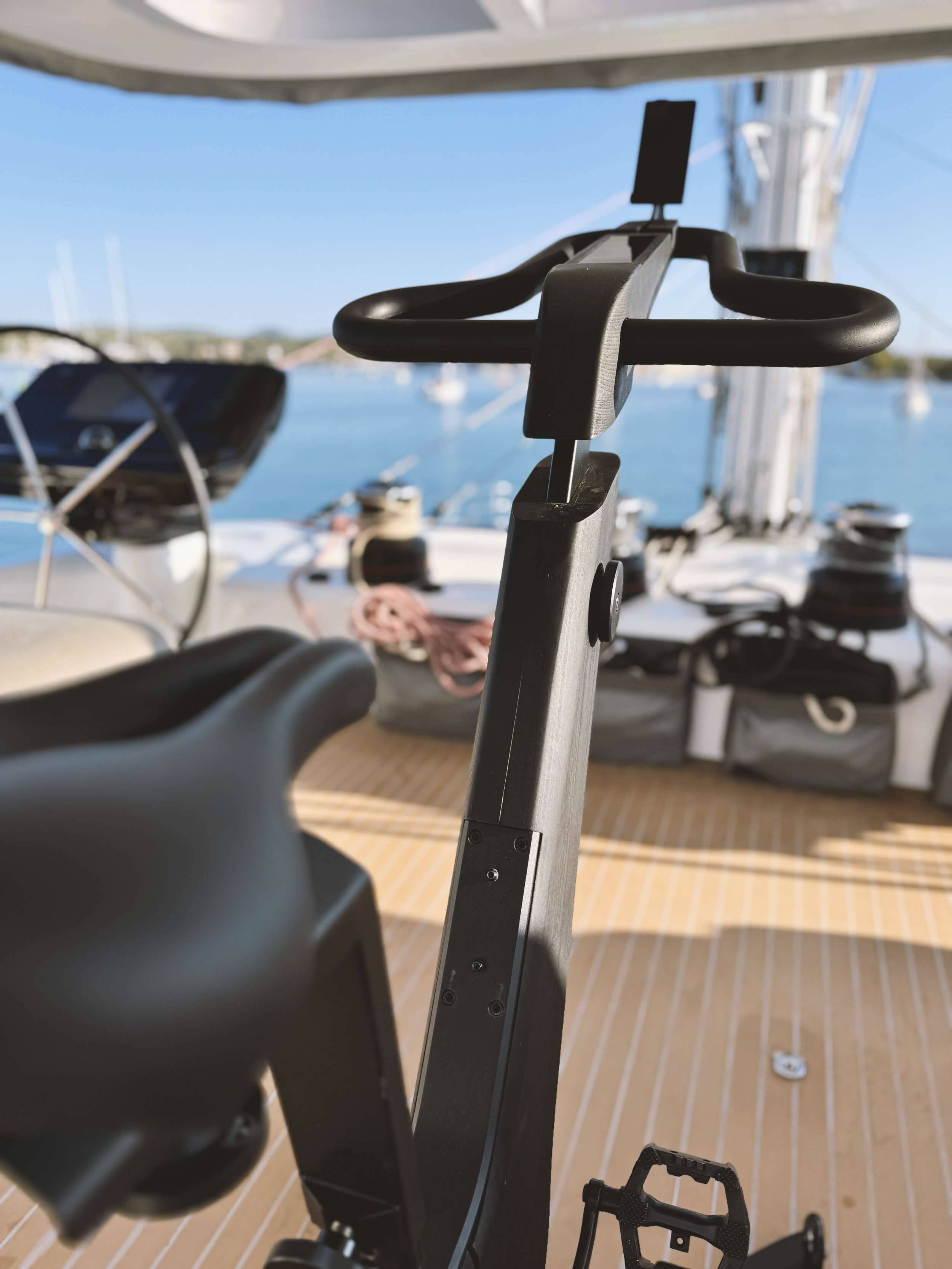 Lagoon Sixty 5 | TriWing Endor