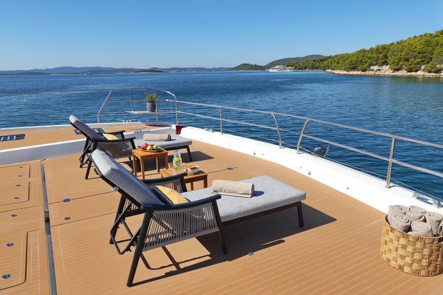 Lagoon Sixty 7 | Mastermind