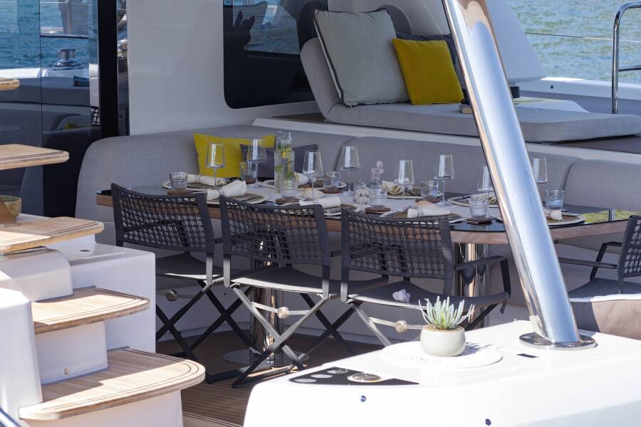 Lagoon Sixty 7 | Mastermind