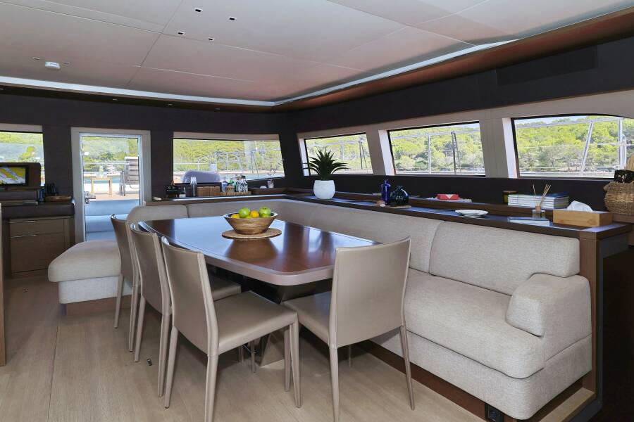 Lagoon Sixty 7 | Mastermind