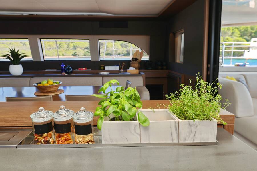 Lagoon Sixty 7 | Mastermind