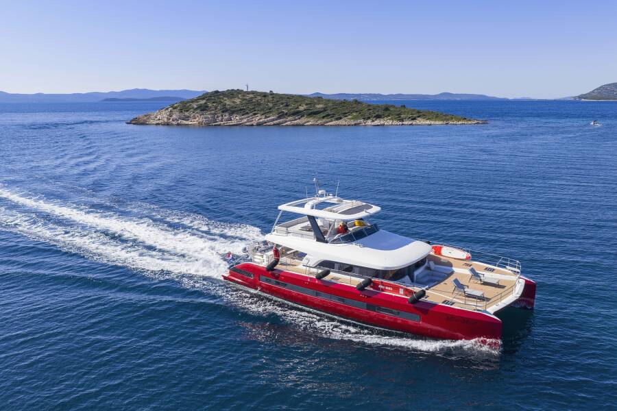 Lagoon Sixty 7 | Mastermind