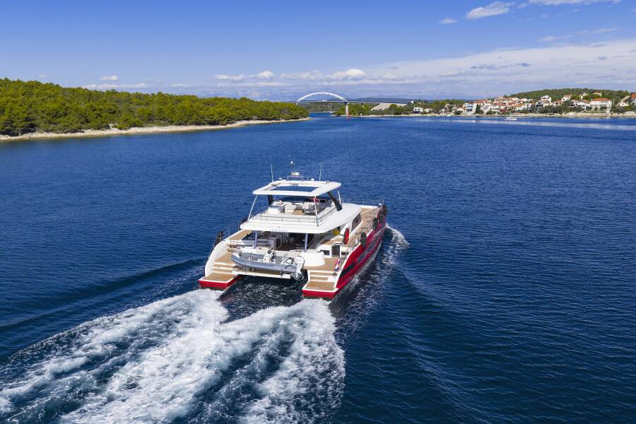 Lagoon Sixty 7 | Mastermind