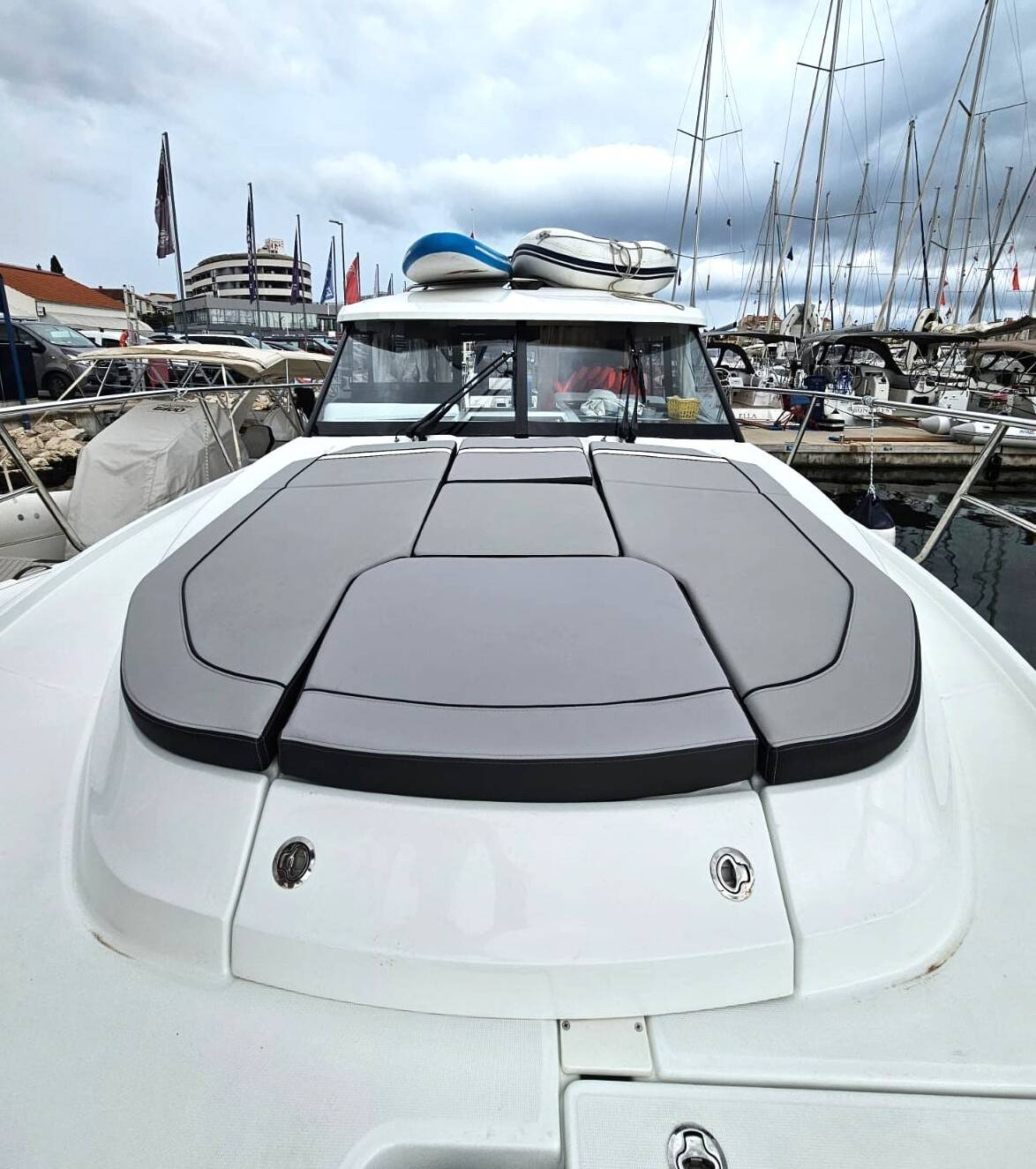 Merry Fisher 1095 | Agron