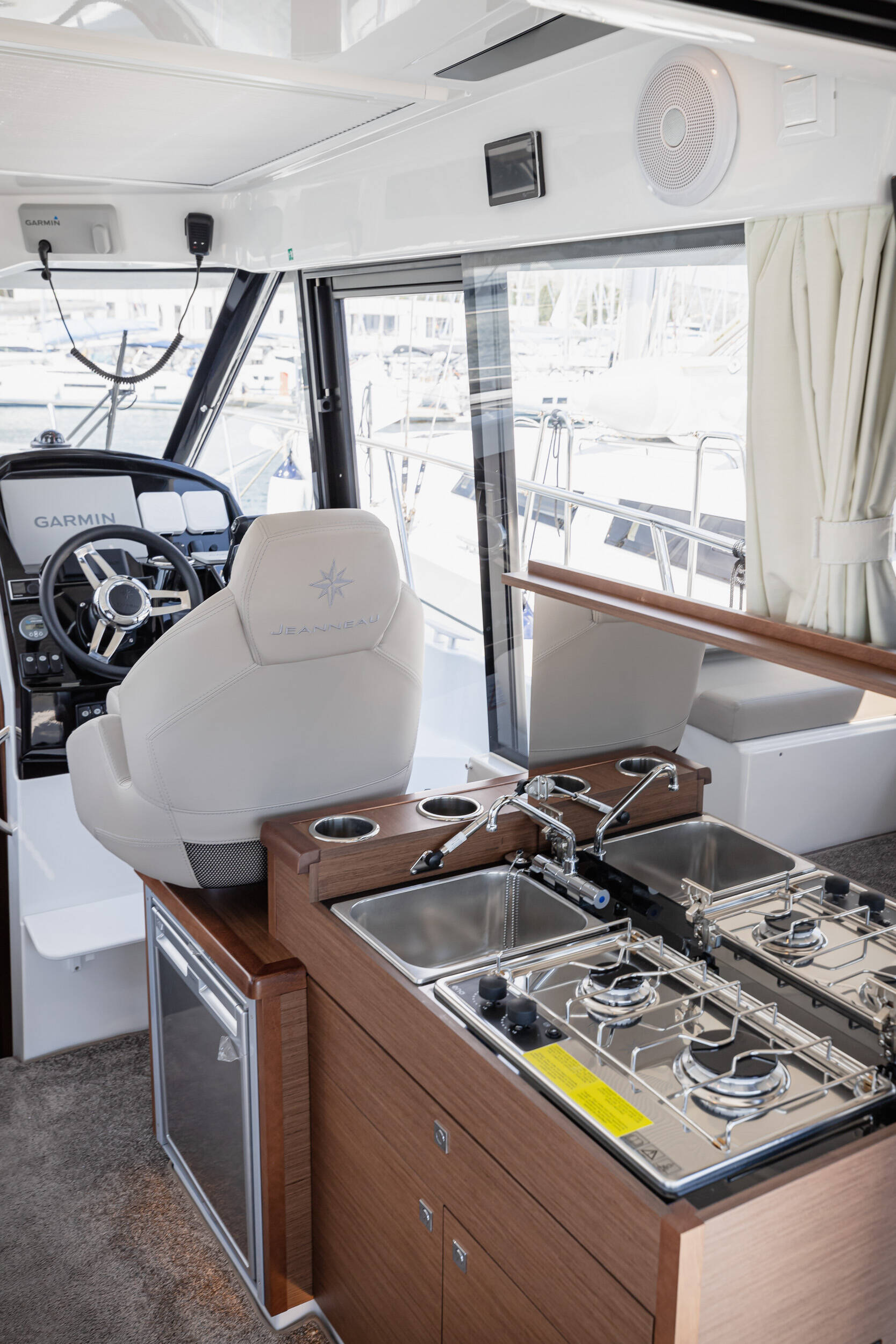 Merry Fisher 895 Offshore  | Shearwater
