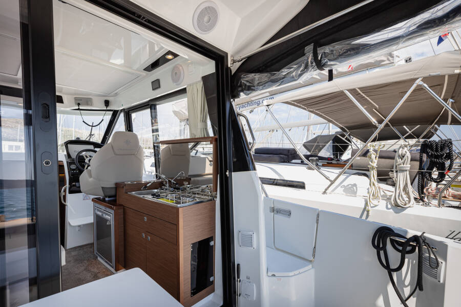 Merry Fisher 895 Offshore  | Shearwater