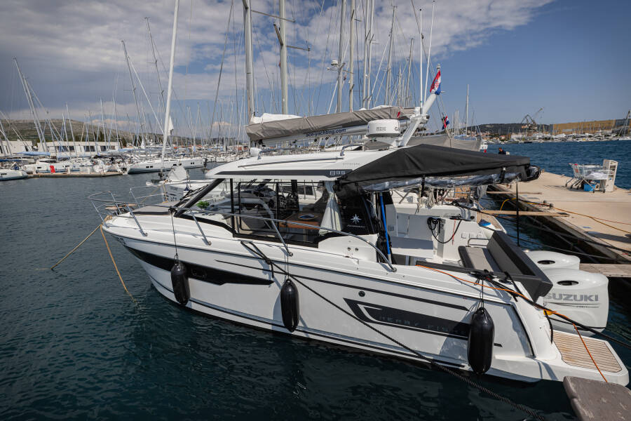 Merry Fisher 895 Offshore  | Shearwater