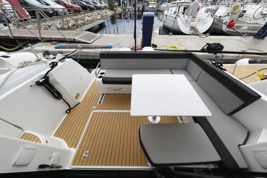 Merry Fisher 895 | Time Out