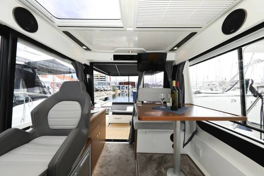 Merry Fisher 895 | Time Out