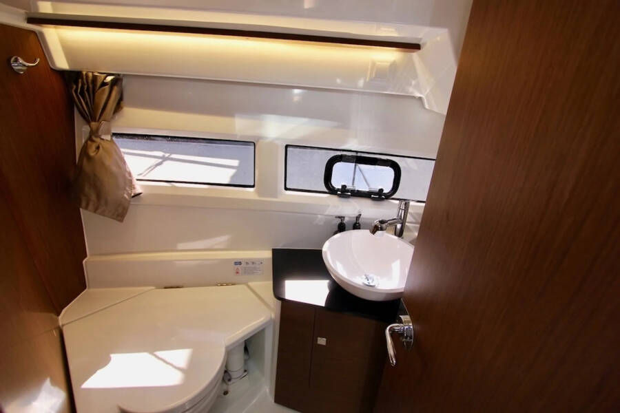 Merry Fisher 895 | Time Out