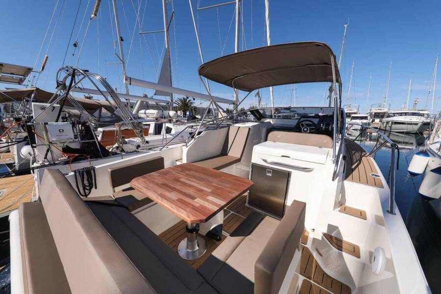 Nuva M9 Cabin  | Babac
