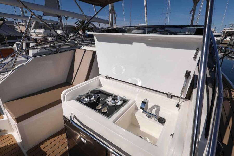 Nuva M9 Cabin  | Babac
