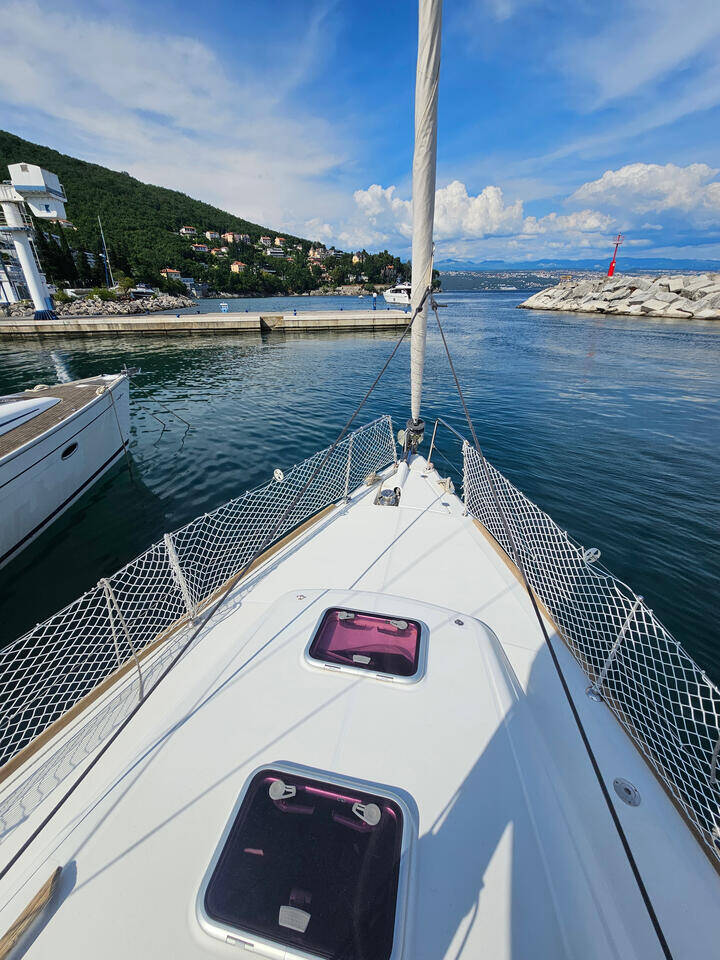 Oceanis 34  | Finia