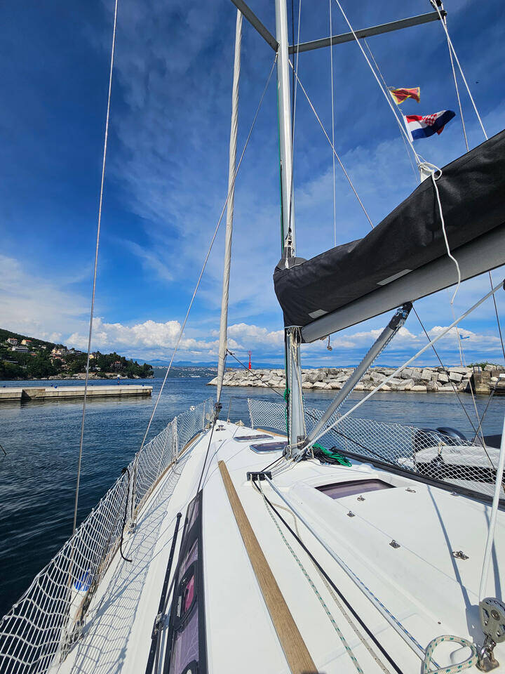 Oceanis 34  | Finia
