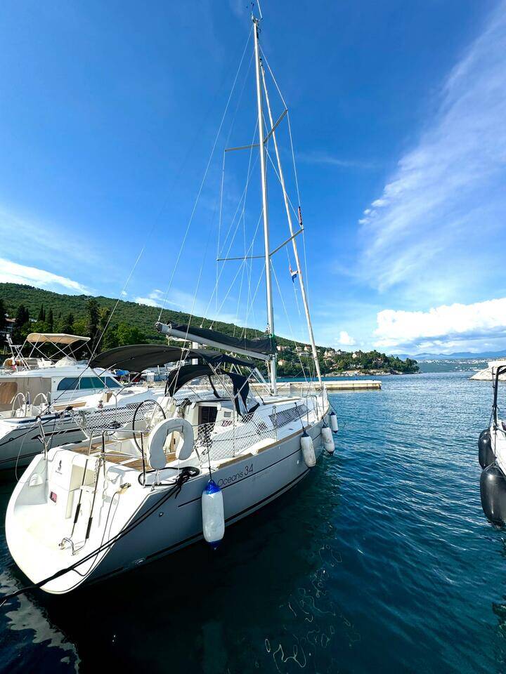 Oceanis 34  | Finia