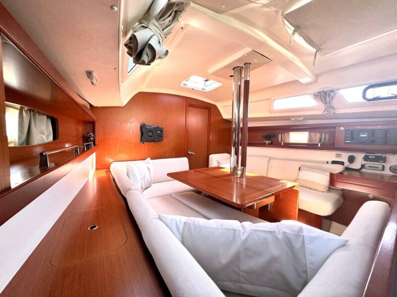 Oceanis 34  | Finia