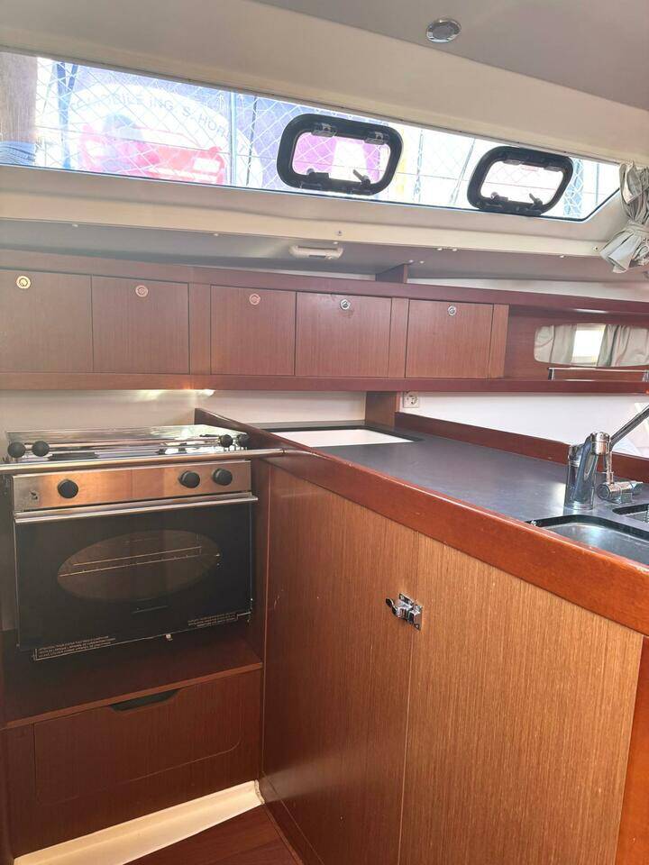 Oceanis 34  | Finia