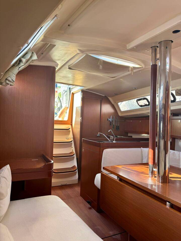 Oceanis 34  | Finia