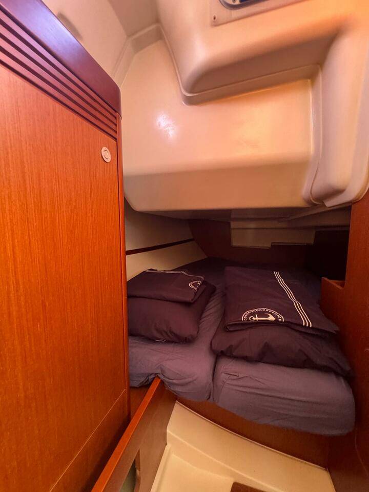 Oceanis 34  | Finia