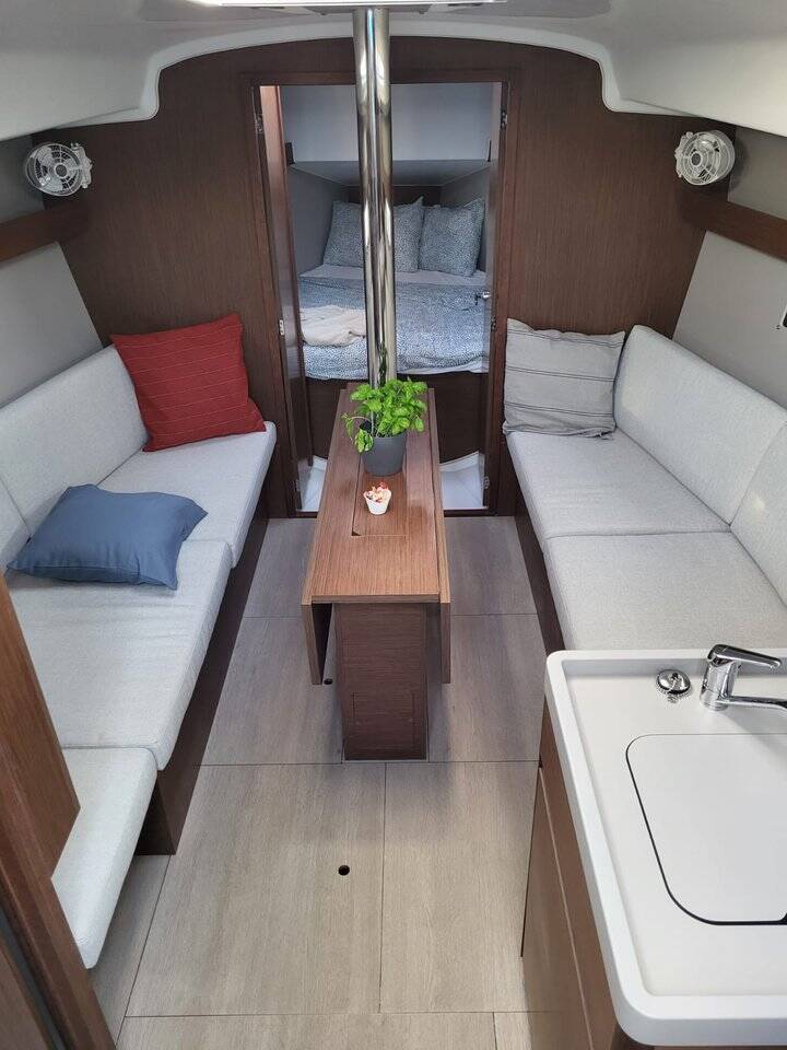 Oceanis 34.1  | Sailing Spirit