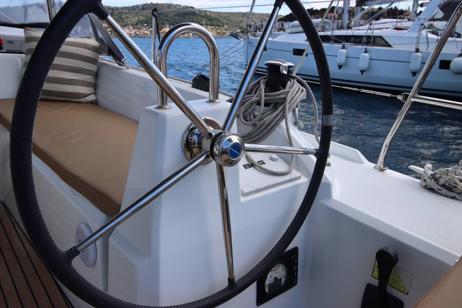 Oceanis 34.1  | Ka Nani