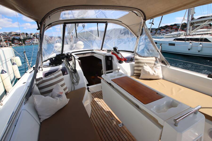 Oceanis 34.1  | Ka Nani