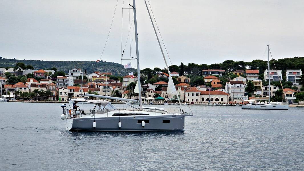 Oceanis 34.1  | Loy