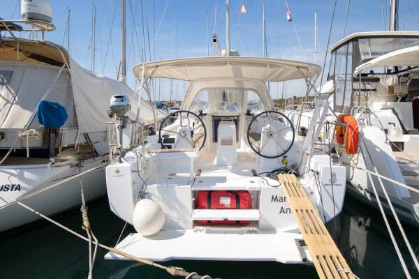 Oceanis 35