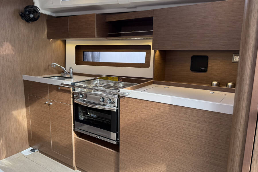 Oceanis 37.1 | Agios