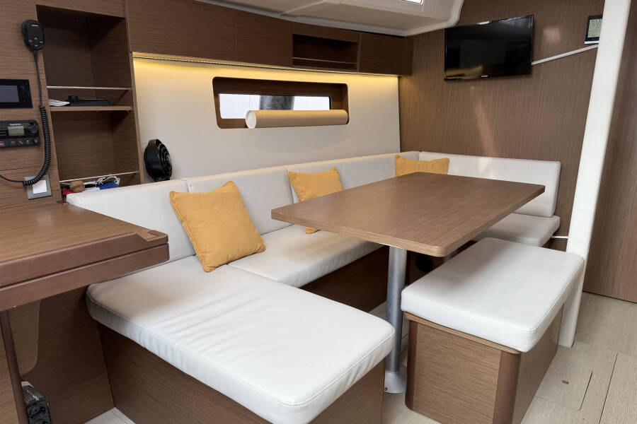 Oceanis 37.1 | Agios