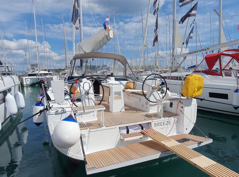 Oceanis 37.1  | Breeze