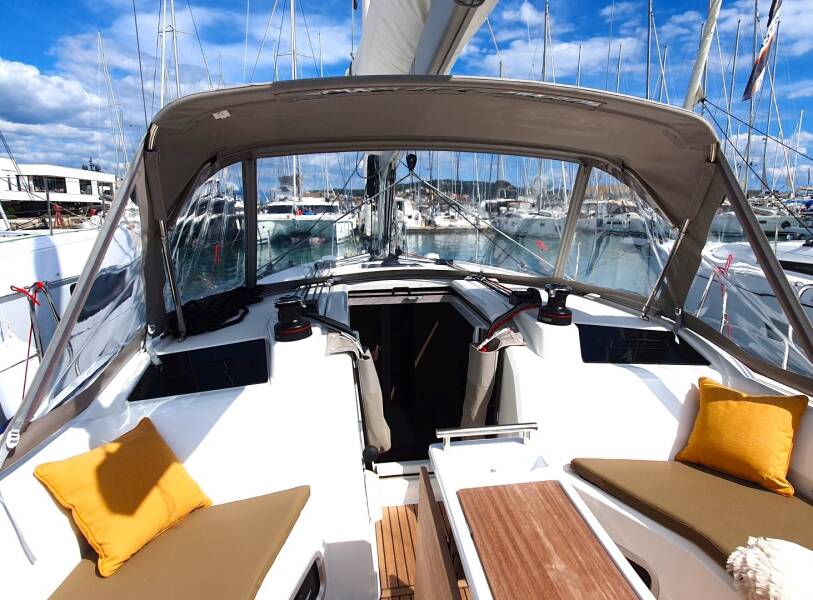 Oceanis 37.1  | Breeze