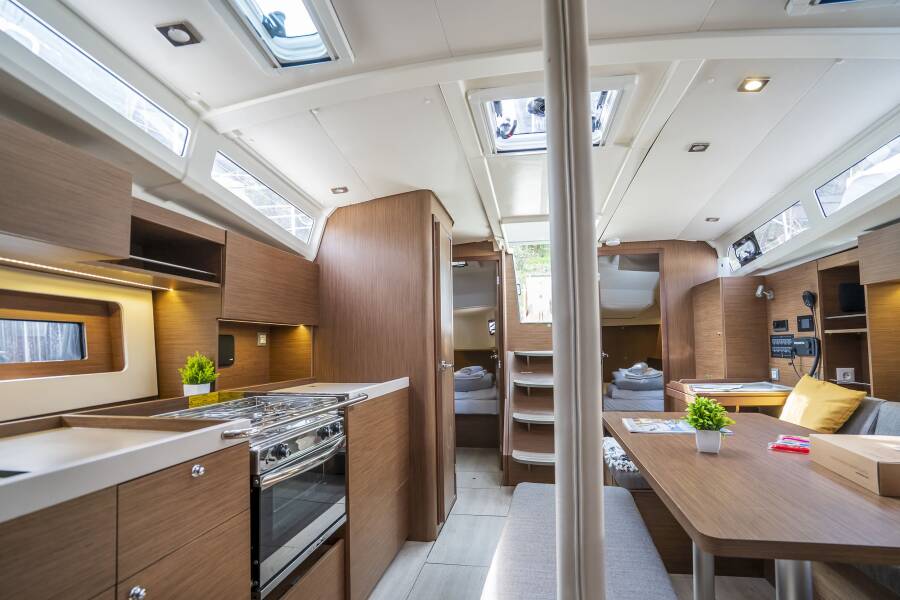 Oceanis 37.1 | First Dream