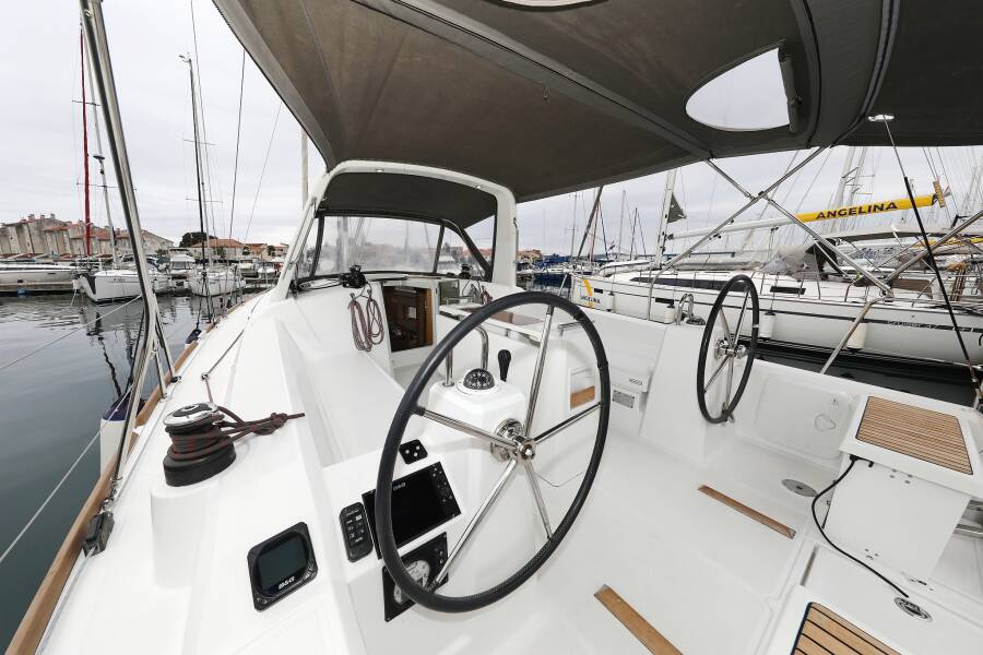 Oceanis 38  | One