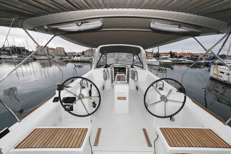 Oceanis 38  | One