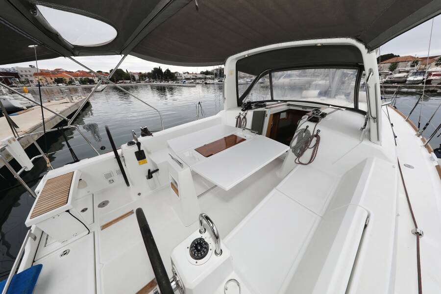Oceanis 38  | One