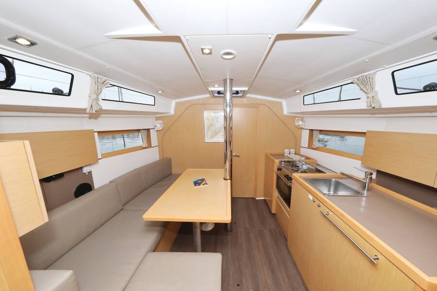 Oceanis 38  | One