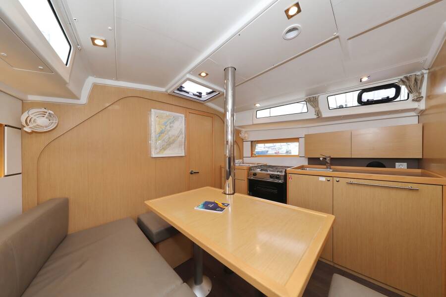 Oceanis 38  | One