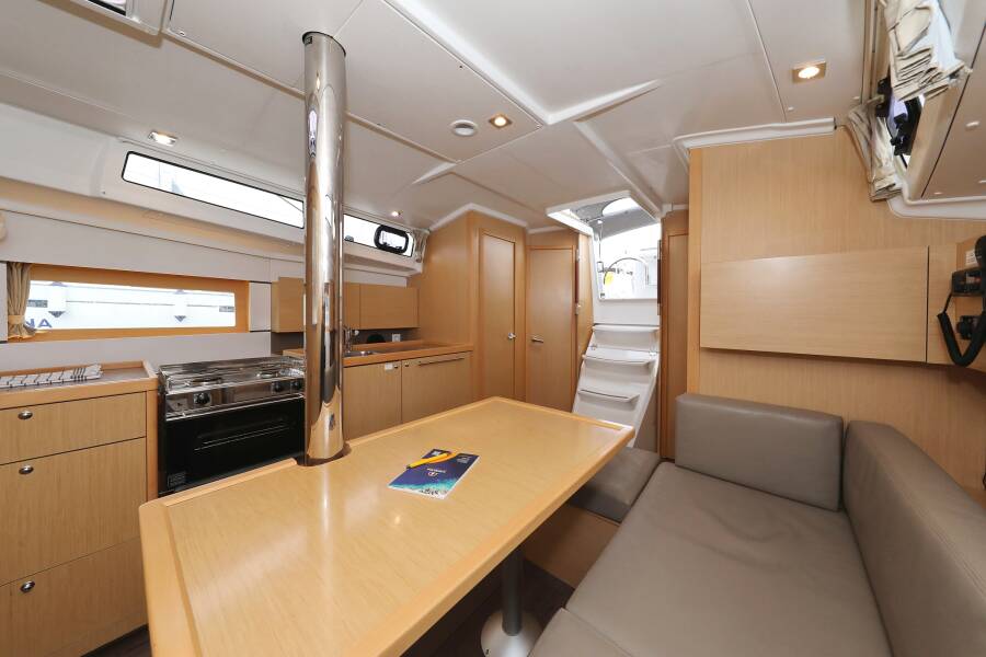 Oceanis 38  | One