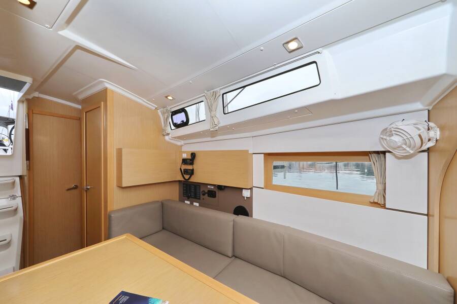Oceanis 38  | One