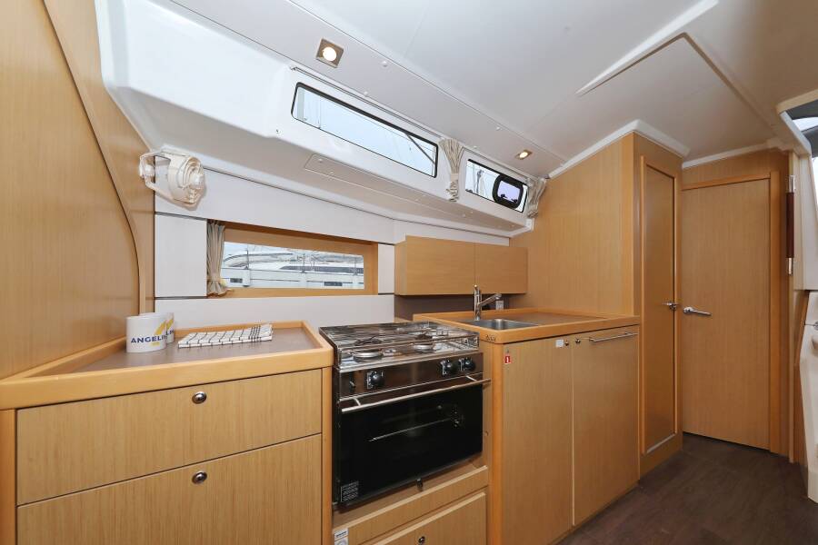 Oceanis 38  | One