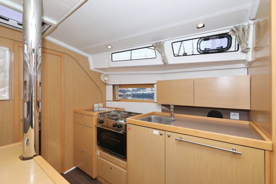 Oceanis 38  | One