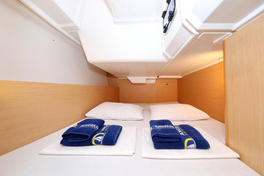 Oceanis 38  | One